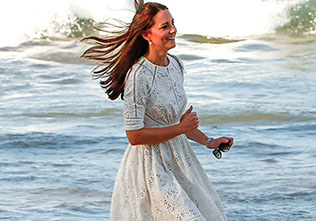 The Duke and Duchess of Cambridge meet lifeguards on Manly Beach,  Sydney , Australia