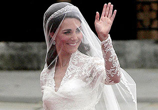 Kate Middleton arrives at Westminster Abbey for her marriage to Prince William
